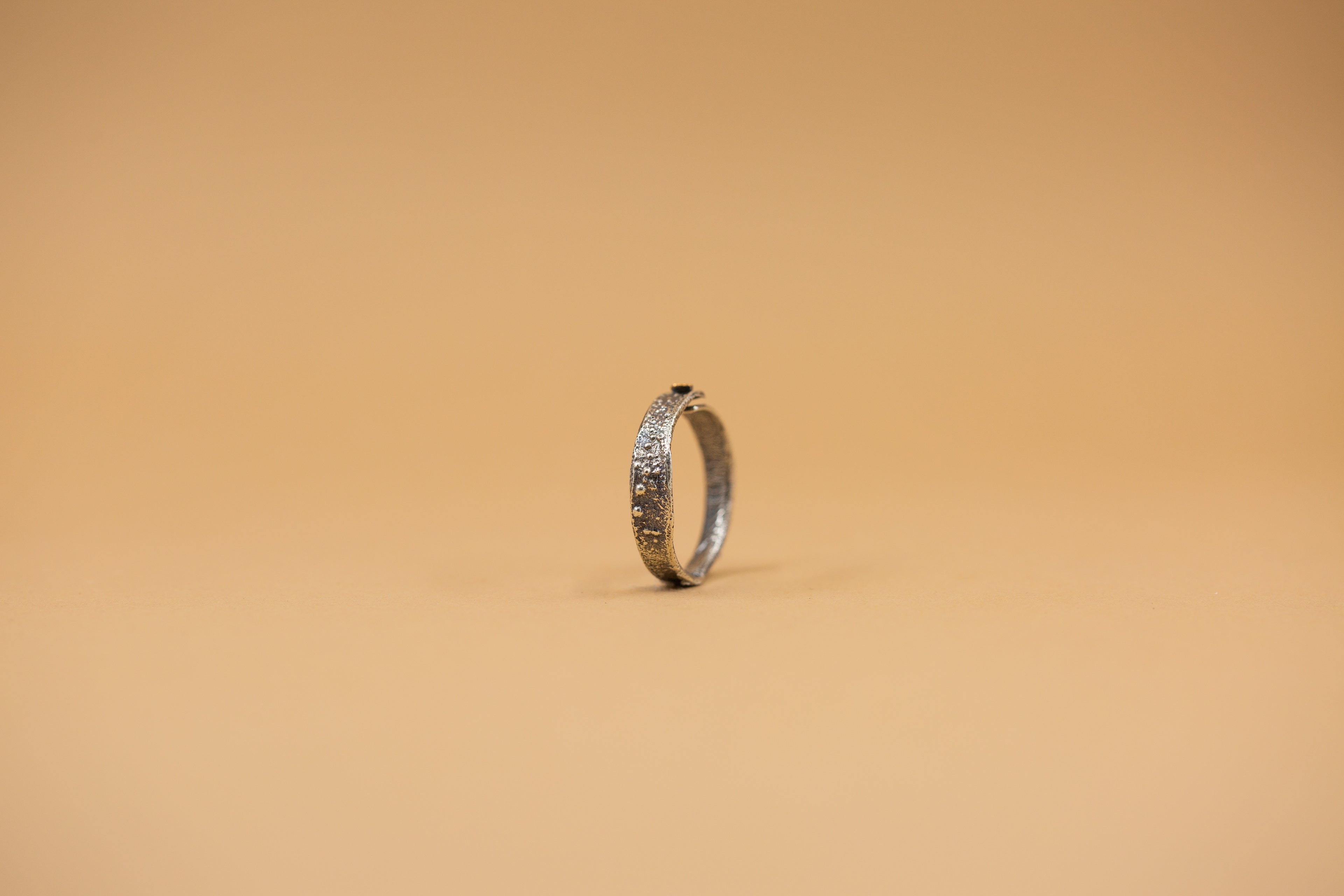 mixed metal overlap band